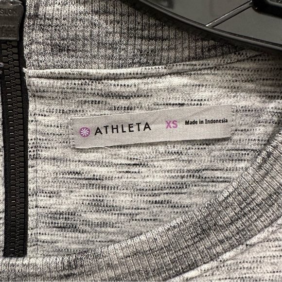 Athleta En Route Light Heather Gray Spacedye Short Sleeve Sweatshirt Dress - Picture 3 of 10